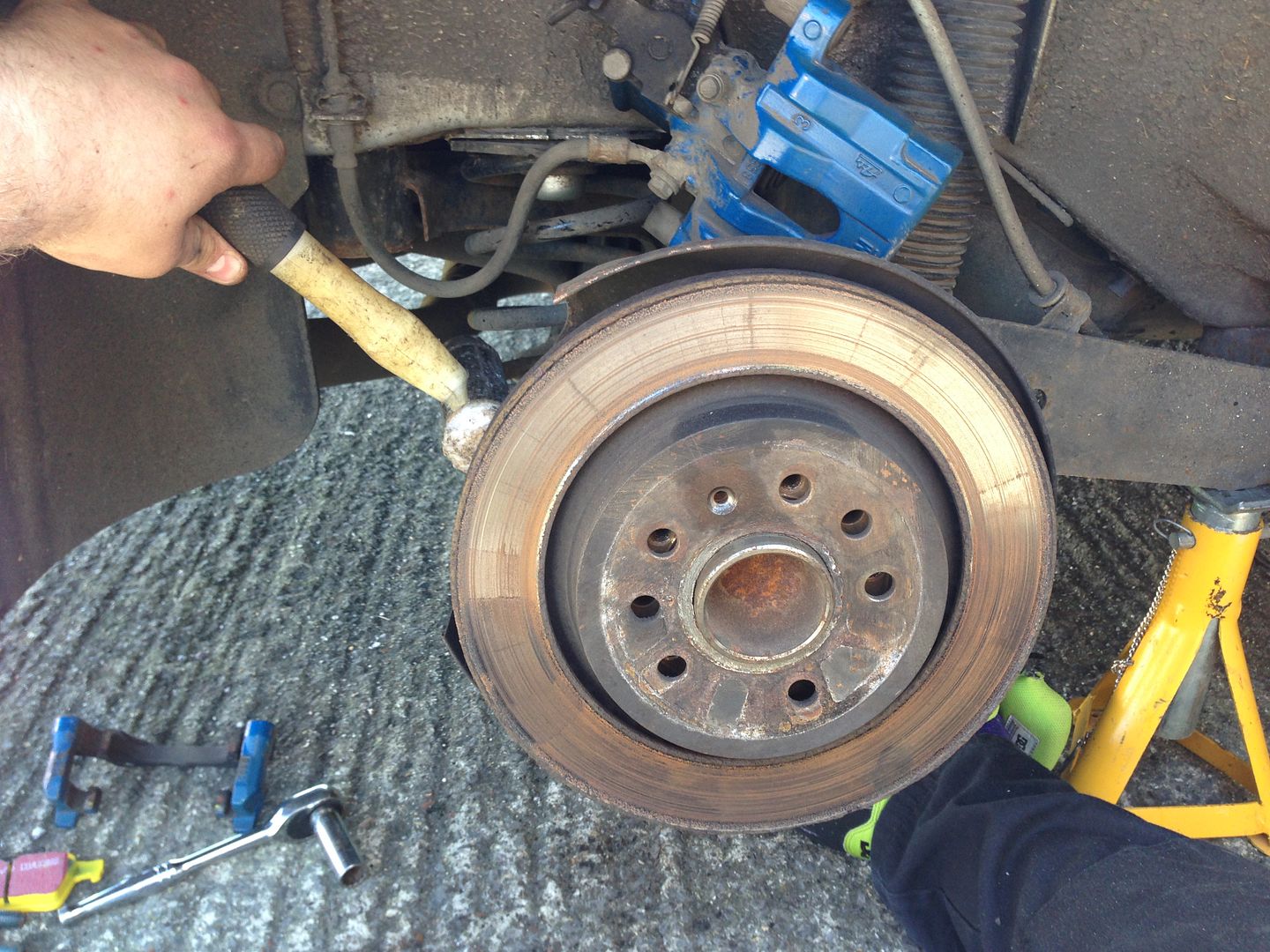 [Vectra C] [0208] How to; Replace Rear Discs & Pads Vauxhall Owners Network Forum & Club